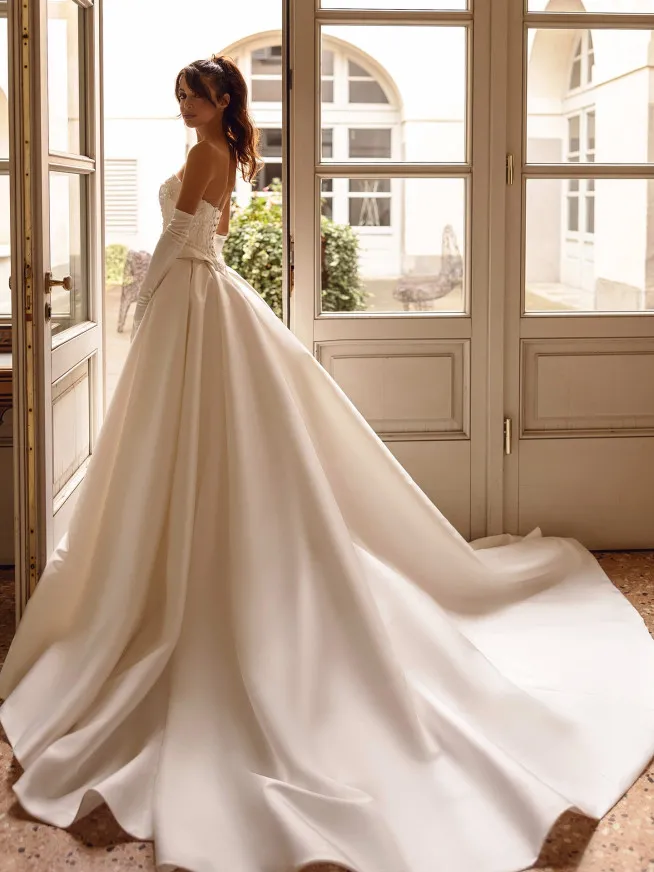 3-catherine-romantic-wedding-dress-princess-chapel-bridal-gown-sweetheart-your-majesty654x872jpg